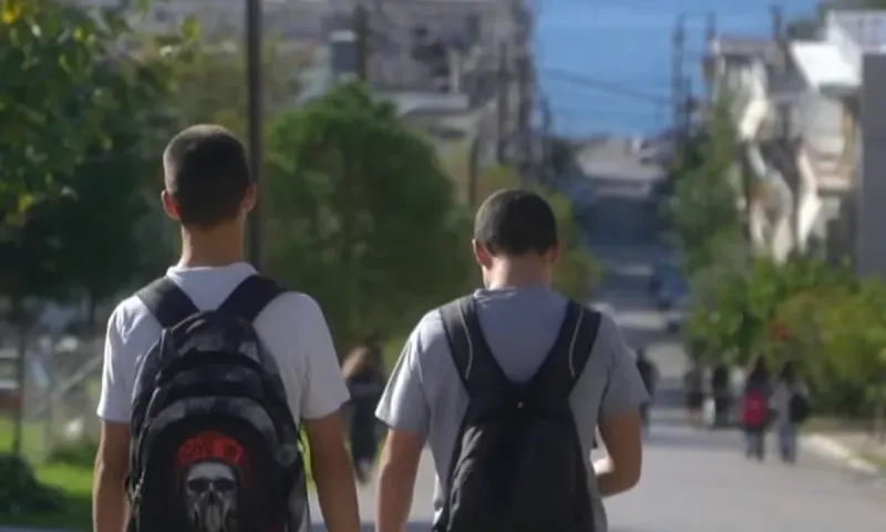 Μαθητές κάνουν μέχρι και 30 χιλιόμετρα με ΚΤΕΛ για να πάνε σχολείο στη Βόρεια Εύβοια (video)