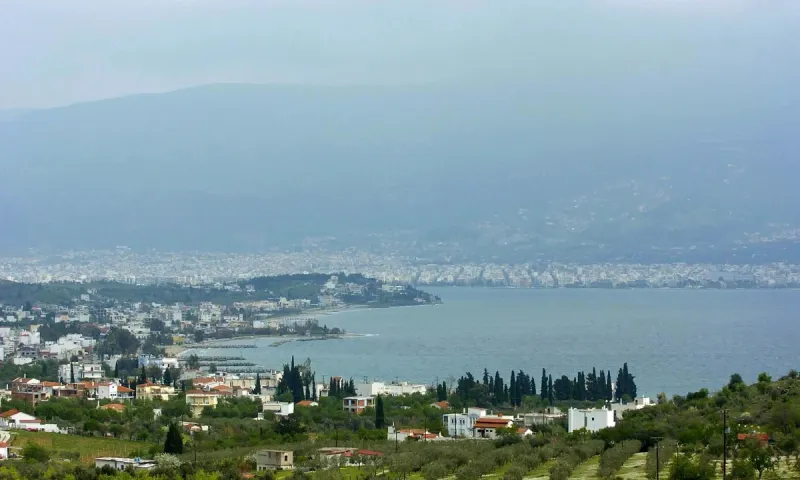 Δεσμεύσεις λογαριασμών: Μαζικές κατασχέσεις στον Βόλο προκαλούν οικονομική ασφυξία στην τοπική αγορά