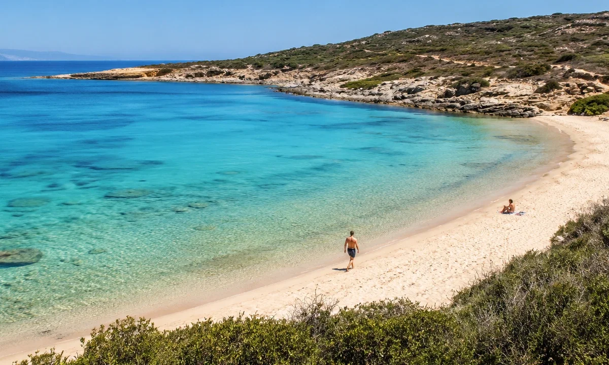 Απάτητες παραλίες χωρίς beach bar και ξαπλώστρες σε περιοχές Natura