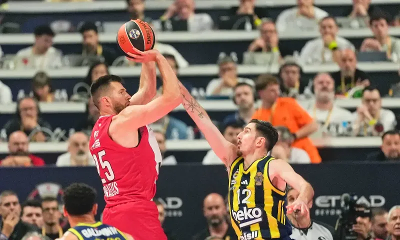 Σύγκριση Μπόνζι Κόλσον και Άλεκ Πίτερς
