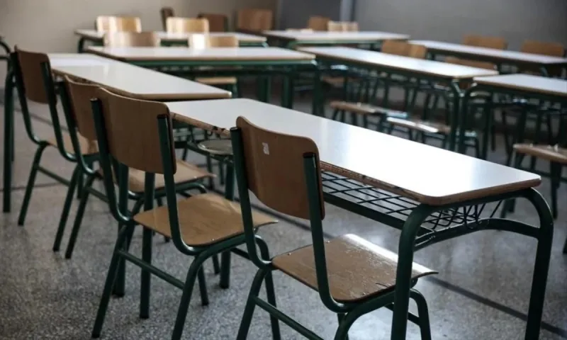 Δημόσια Παιδεία: Σοκ με μείον 20.000 αιτήσεις στο ΑΣΕΠ για νέους εκπαιδευτικούς – Η κατάρρευση ενός άρρωστου συστήματος Παιδείας