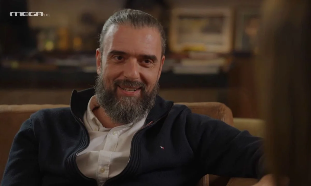 Ο Σωτήρης Τσαφούλιας σχεδιάζει νέα μεγάλη σειρά για την ΕΡΤ, με φόντο γνωστό λογοτεχνικό έργο και προοπτική 60 επεισοδίων.