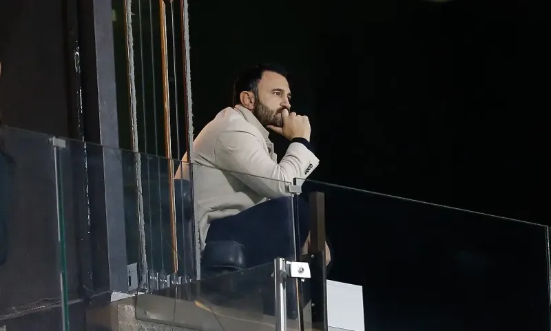 Άρης FC ο φτωχός συγγενής του Άρη BC - Περιμένει τα λεφτά του Ντιαντί για να... κινηθεί ο Καρυπίδης