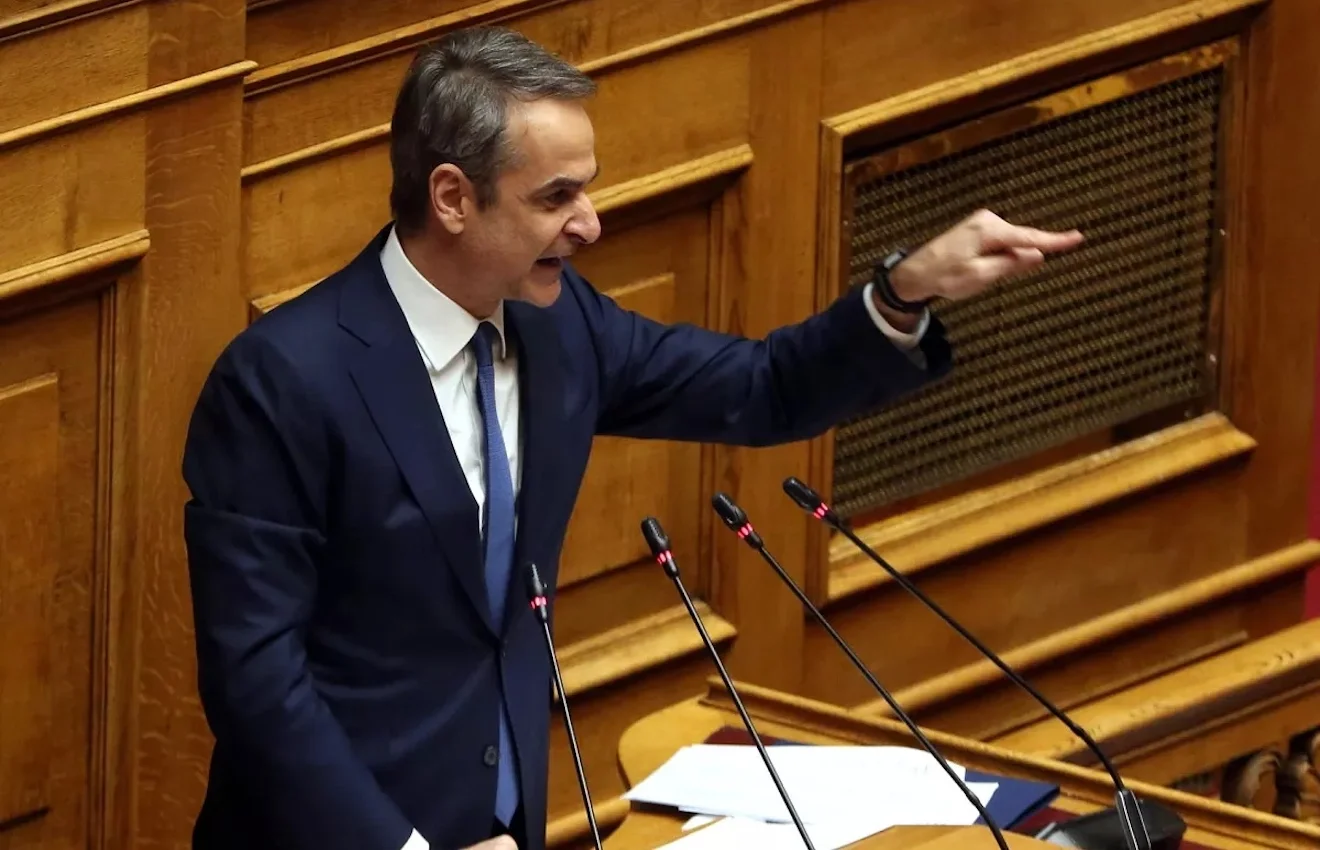 Ενώ ακόμα 4 βουλευτές της ΝΔ αντιμετωπίζουν διώξεις για ηθική αυτουργία σε απάτη, ο πρωθυπουργός ζητά τον λόγο από την αντιπολίτευση και την Ευρωπαϊκή Εισαγγελία.