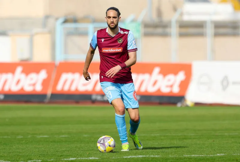 ΑΕΛ: Στόπερ με πολλά «ένσημα» στη Super League!