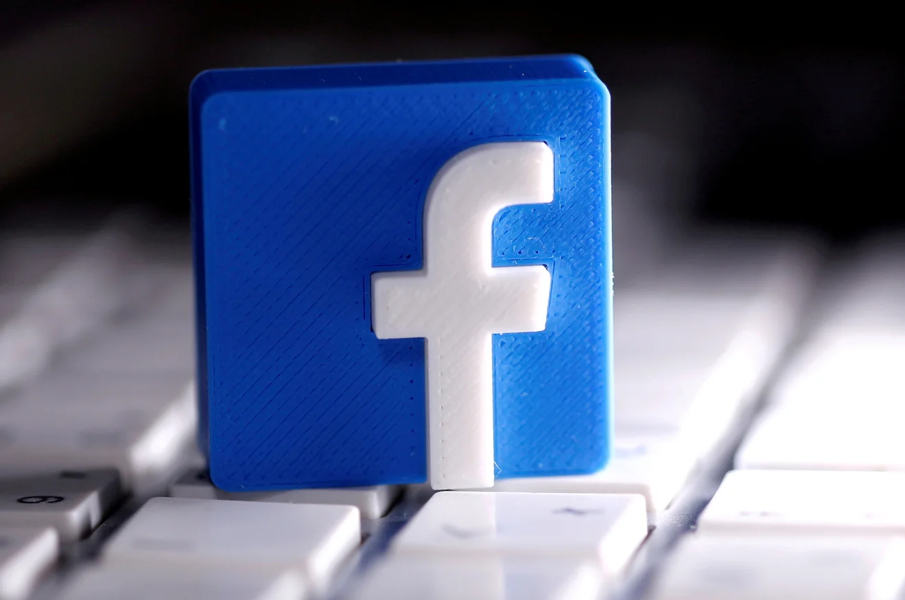 «Κάτω» το Facebook. Καμία πρόσβαση σε εκ. χρήστες από ηλεκτρονικό υπολογιστή.