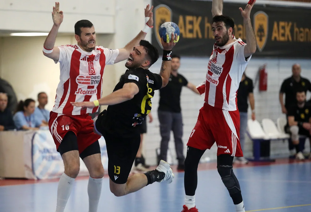 Ολυμπιακός και ΑΕΚ στον τελικό του Super Cup χάντμπολ