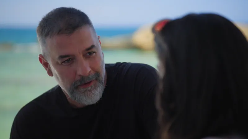 Δύο Μαύρα Πουκάμισα επόμενα επεισόδια: Η Μαρκέλλα μπαίνει ανάμεσα σε Μανούσο και Σήφη – Το μυστικό που τα αλλάζει όλα