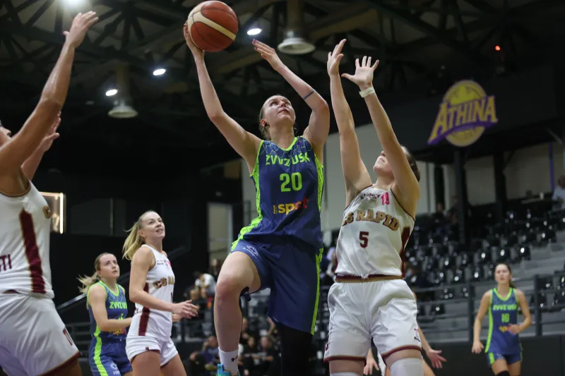 Athens Cup: Η USK Πράγας νίκησε καθαρά τη Ραπίντ με 78-55