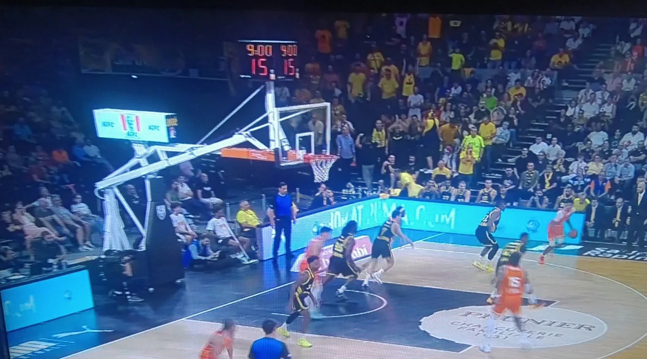 Φωτογραφία από τον αγώνα του Άρη στη Γαλλία