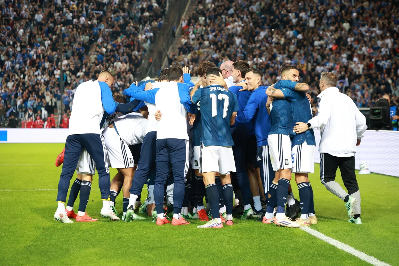 2-0 την Ολλανδία η Εθνική και ένα... κουβάρι οι παίκτες