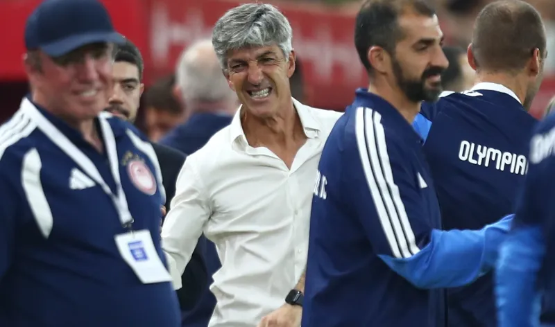 Ολυμπιακός: Ο Ιμανόλ Αλγκουαθίλ πήρε το... πορτοφόλι του Τζέικομπ Νίστρουπ!