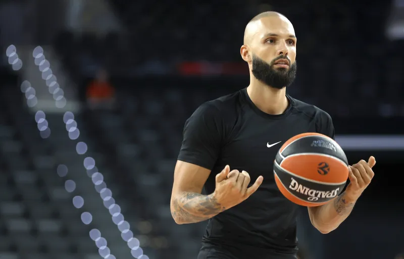 Ολυμπιακός: Ο Φουρνιέ έκανε τα απίθανα, αλλά τα πέντε λεπτά του Ντόρσεϊ λένε πολλά