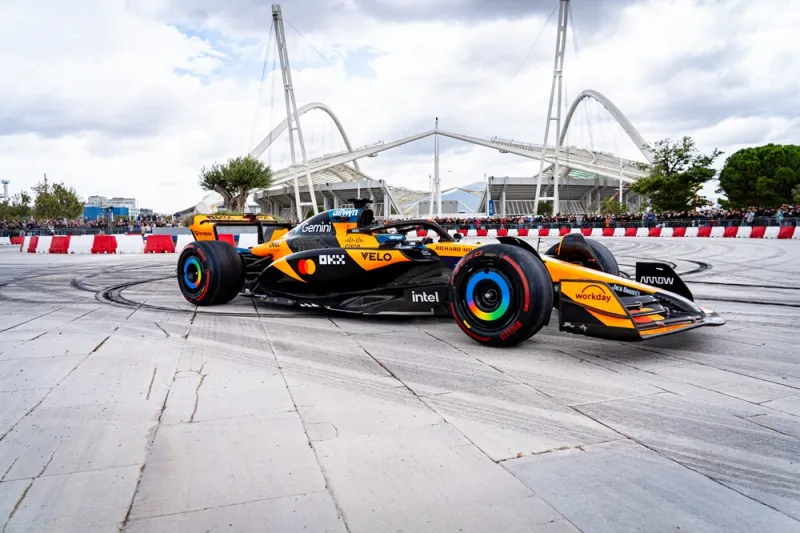 Από τη θέση του οδηγού ενός μονοθεσίου της McLaren Racing - Τι θα έκαναν οι θεατές του Allwyn | McLaren Racing Live in Athens αν είχαν τα κλειδιά του;