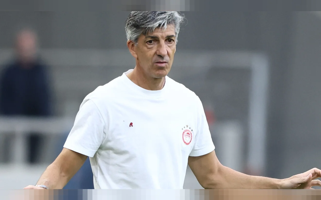 Ο Ιμανόλ δίνει οδηγίες στους παίκτες του / Φωτογραφία: Intime