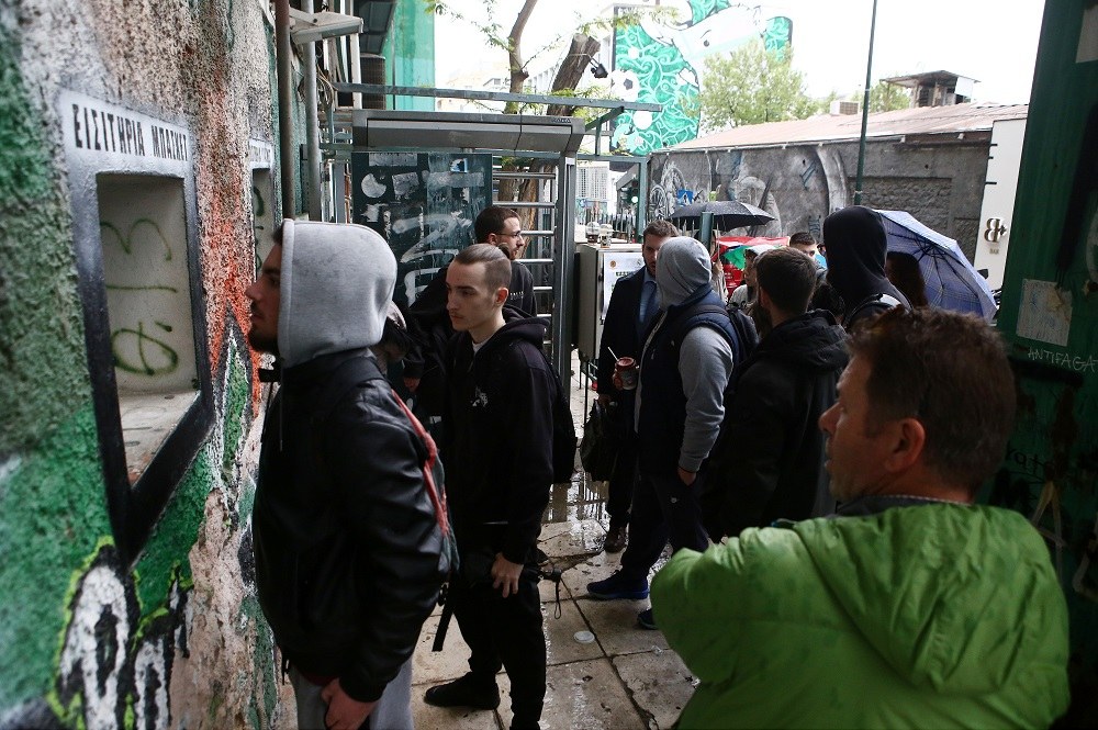 Έτσι έγινε το sold out, ουρές στη Λεωφόρο! (pics)