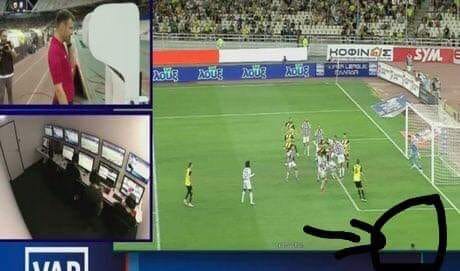 VAR: Φωτογραφία με τον Μάνταλο να καλύπτεται στο 2-2!
