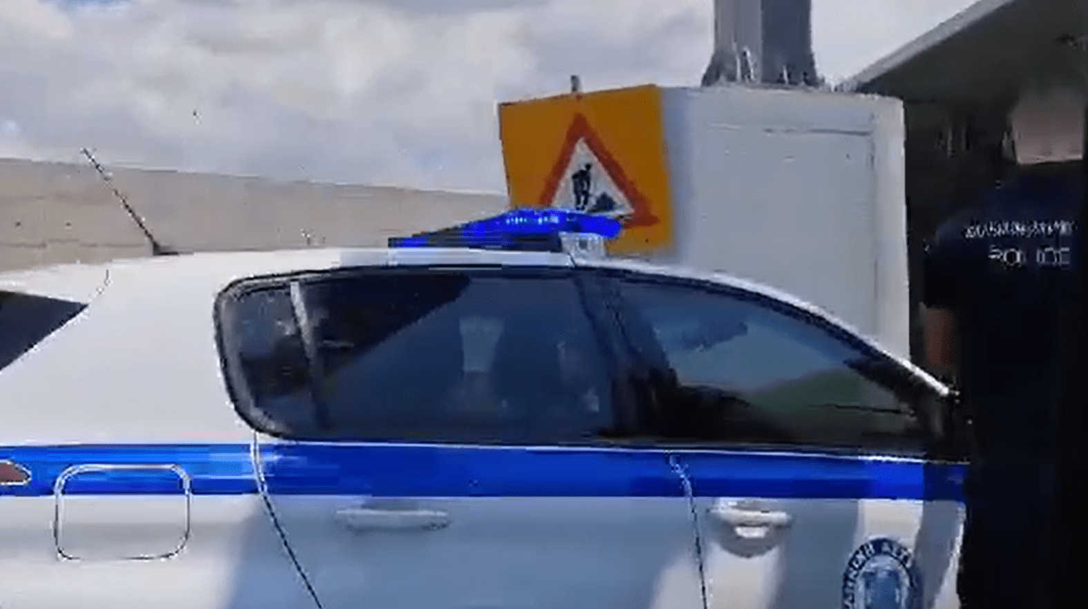 Σοβαρό τροχαίο σημειώθηκε στη Λεωφόρο Ποσειδώνος το πρωί του Σαββάτου (19/6) με αποτέλεσμα να δημιουργηθεί κυκλοφοριακή συμφόρηση.