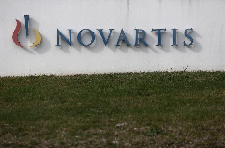 «Πόλεμος» ΝΔ-ΣΥΡΙΖΑ με αφορμή νέο δημοσίευμα για τη Novartis
