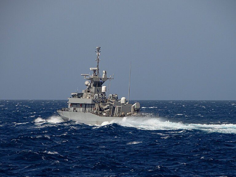Τουρκικό σκάφος παρενοχλεί το σκάφος του Λιμενικού