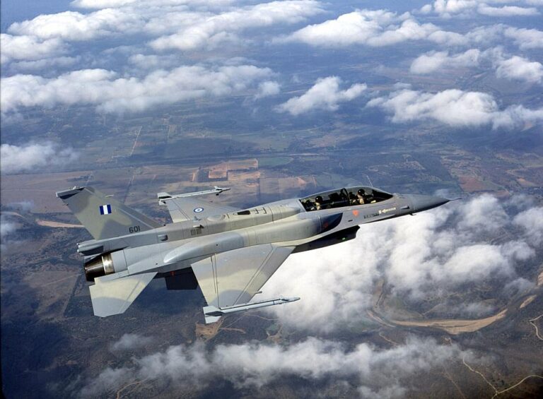 Υπογράφηκε η συμφωνία για την αναβάθμιση των ελληνικών F-16