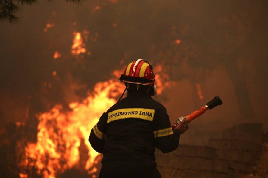Εκκενώνεται οικισμός στην Κέρκυρα, εξ αιτίας πυρκαγιάς
