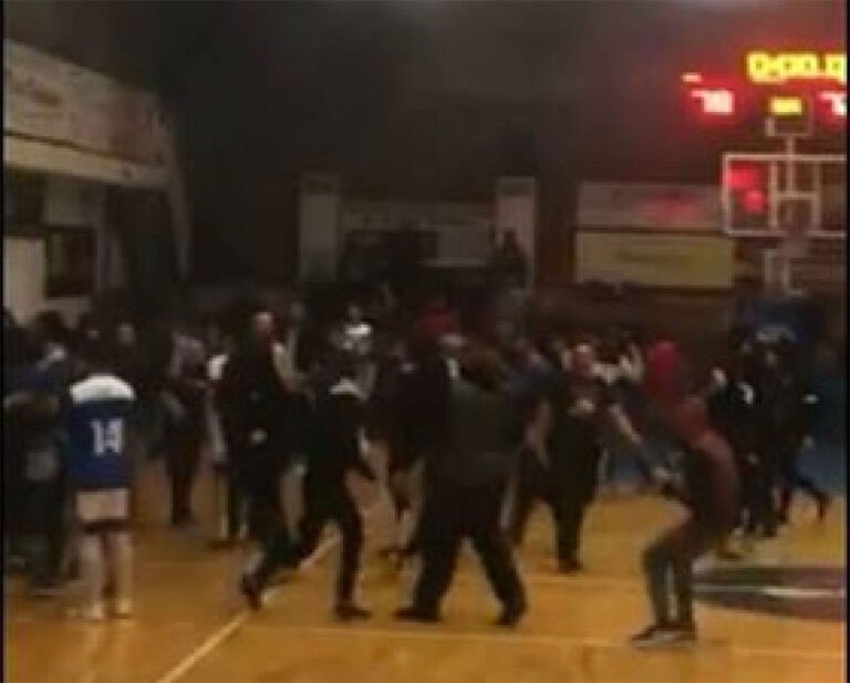Γ’ Εθνική Μπάσκετ: Εισβολή οπαδών και άγριο ξύλο στο Αιγάλεω-Ακράτα