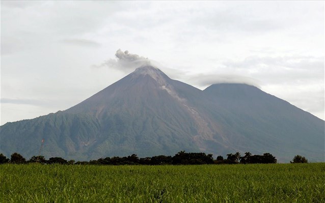 Γουατεμάλα: Σε νέα φάση έκρηξης το ηφαίστειο Φουέγο