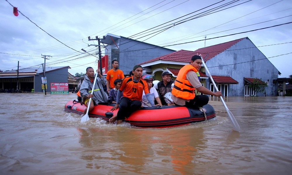 Ινδονησία: Στους 59 οι νεκροί από πλημμύρες και κατολισθήσεις