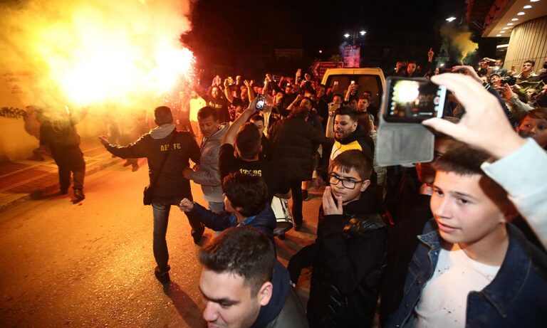 ΑΕΚ: Αποθεώθηκε η αποστολή στη Λαμία (pics)