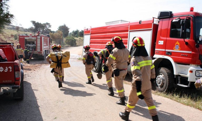 Πυροσβεστική: 24 φωτιές και 520 πυροσβέστες το τελευταίο 24ωρο