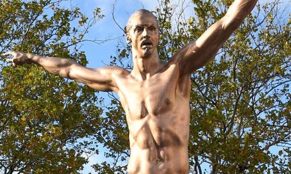 Βανδάλισαν το άγαλμα του Ιμπραΐμοβιτς στο Μάλμε! (vids)