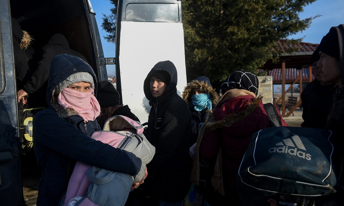 Απίστευτο: 9.972 μετανάστες επιχείρησαν να εισβάλλουν στην Ελλάδα σε μια μέρα! (vid)