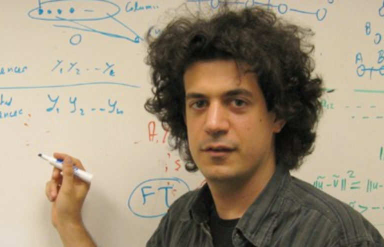 Κορονοϊός-Έλληνας καθηγητή του MIT: Είναι κρίσιμο να μείνουμε όλοι σπίτια μας!