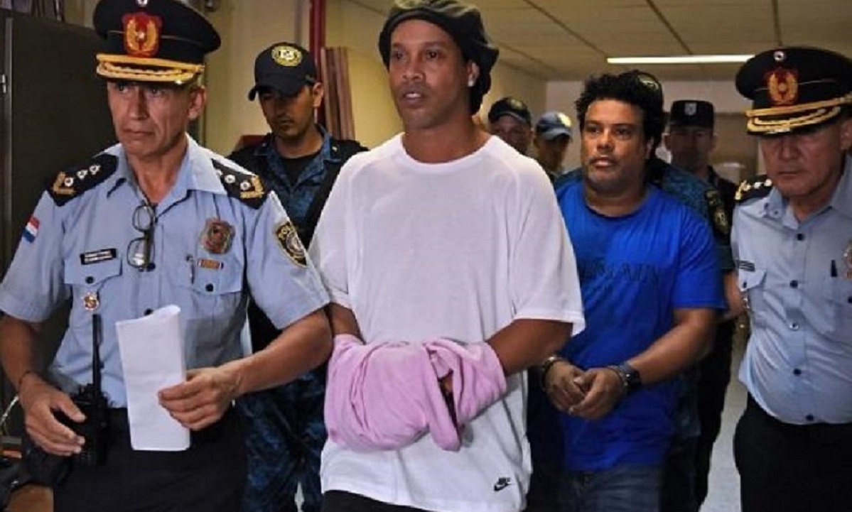 Ο Κακά επισκέφθηκε τον Ροναλντίνιο στη φυλακή: «Είναι πολύ άσχημα, ελπίζω να ξαναβρεί το χαμόγελό του»