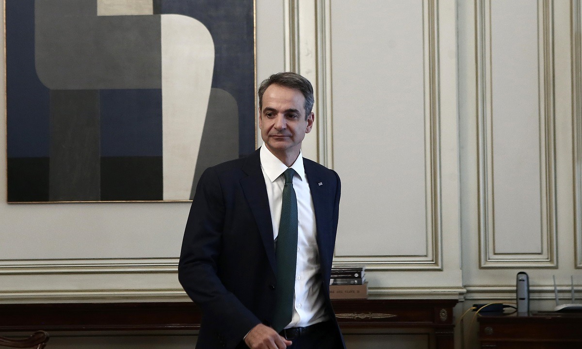 Μητσοτάκης: Eνημερώνει τους πολιτικούς αρχηγούς για τα ελληνοτουρκικά