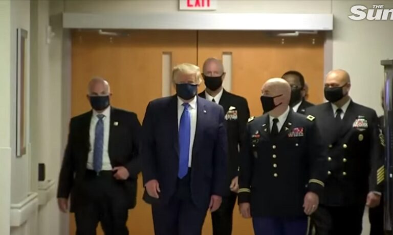 Ο Τραμπ φόρεσε μάσκα δημόσια για πρώτη φορά (vid)