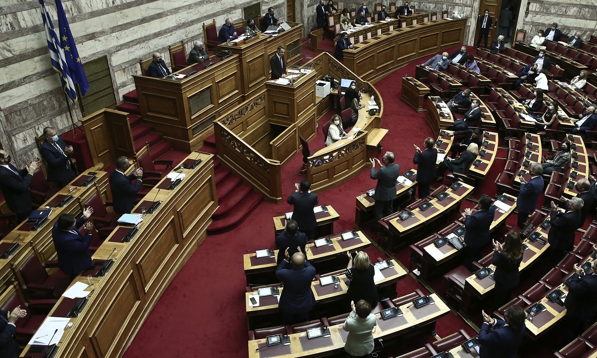 Καταψηφίστηκε η πρόταση δυσπιστίας του ΣΥΡΙΖΑ κατά του Σταϊκούρα – 158 τα «όχι»