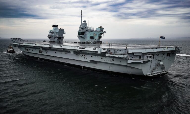 HMS Prince of Wales: «Μπάζει νερά» το καμάρι του ναυτικού της Μ.Βρετανίας (vid)