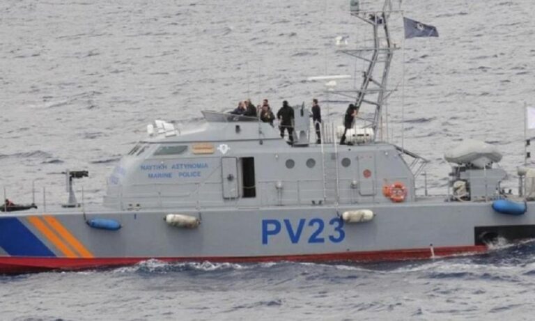 Δεν «μασάει» η Κύπρος: Το λιμενικό άνοιξε πυρ κατά σκάφους Τούρκων διακινητών! (vid)