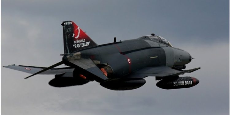 Τουρκία: Είδαν το… χάρο με τα μάτια τους τουρκικά F-4 – Τα πήραν στο κυνήγι ελληνικά F-16