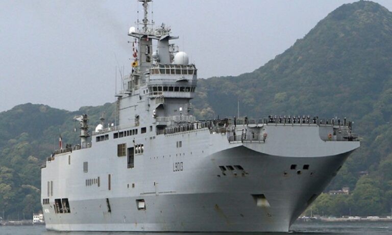 Φρεγάτες: Μία λύση για την απόκτηση πλοίου διοίκησης στον Στόλο, όπως το τουρκικό TCG Anadolu, είναι το γαλλικό τύπου Wasp πλοίο που προσφέρει το Παρίσι.