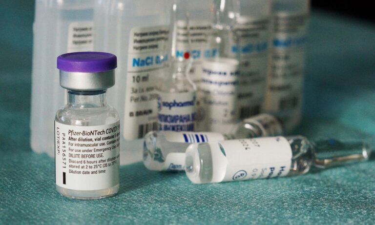 Pfizer: Μετά το εμβόλιο δοκιμάζει και χάπι για τον κορονοϊό