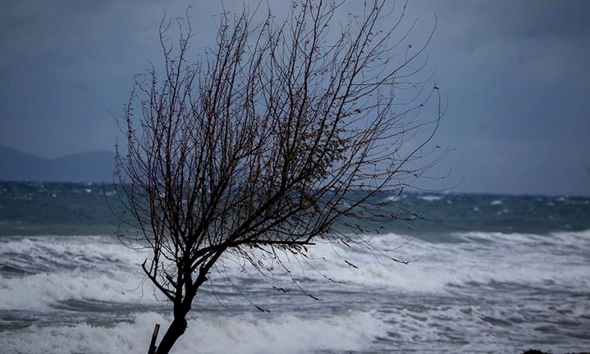 Καιρός Καθαρά Δευτέρα: Σύμφωνα με τον μετεωρολόγο Κλέαρχο Μαρουσάκη  η αυριανή μέρα θα κυλήσει με βροχές, ανέμους και πτώση της θερμοκρασίας.