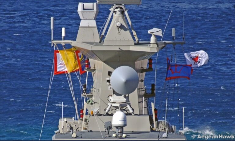 25η Μαρτίου: Ελληνικά F-16 και η σημαία της Επανάστασης στο Καστελόριζο πάνω σε πυραυλάκατο Roussen/Super Vita - Kαι στα πλοία του Λιμενικού.