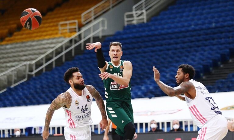 Ο Νεμάνια Νέντοβιτς είναι εκτός ρόστερ Παναθηναϊκού στην Basket League αλλά οι «πράσινοι» έχουν σύμμαχο το χρόνο μέχρι να τον επαναφέρουν.