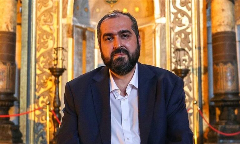 Τουρκία: Παραιτήθηκε ο Ιμάμης της Αγίας Σοφίας - Ο Mehmet Boynukalin θέλει να επιστρέψει στη Θεολογική Σχολή του Πανεπιστημίου του Μαρμαρά.