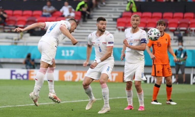 Euro 2020: Η Τσεχία άνοιξε το σκορ στο παιχνίδι απέναντι στην Ολλανδία στο 68ο λεπτό με την κεφαλιά του Χόλες.