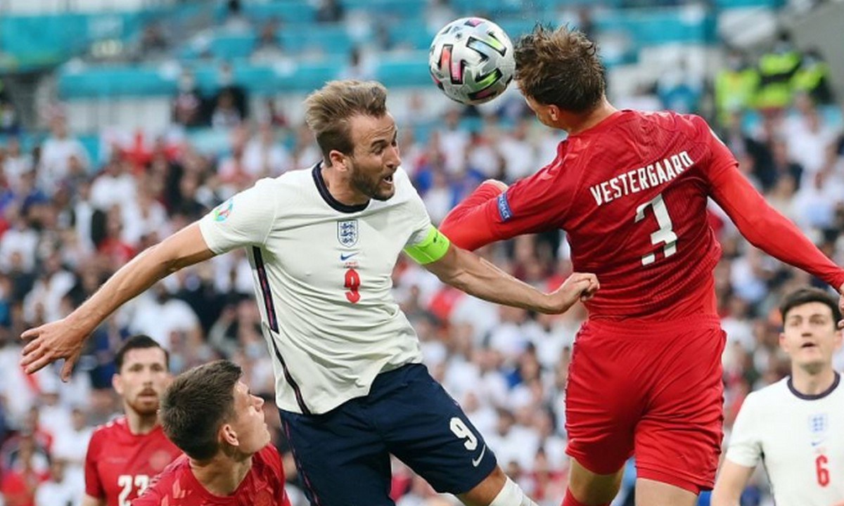 Euro 2020: Οι αντιδράσεις για το πέναλτι της Αγγλίας ήταν έντονες, όμως παρόλα αυτά η UEFA όρισε στον ίδιο VARίστα στον τελικό της διοργάνωσης.