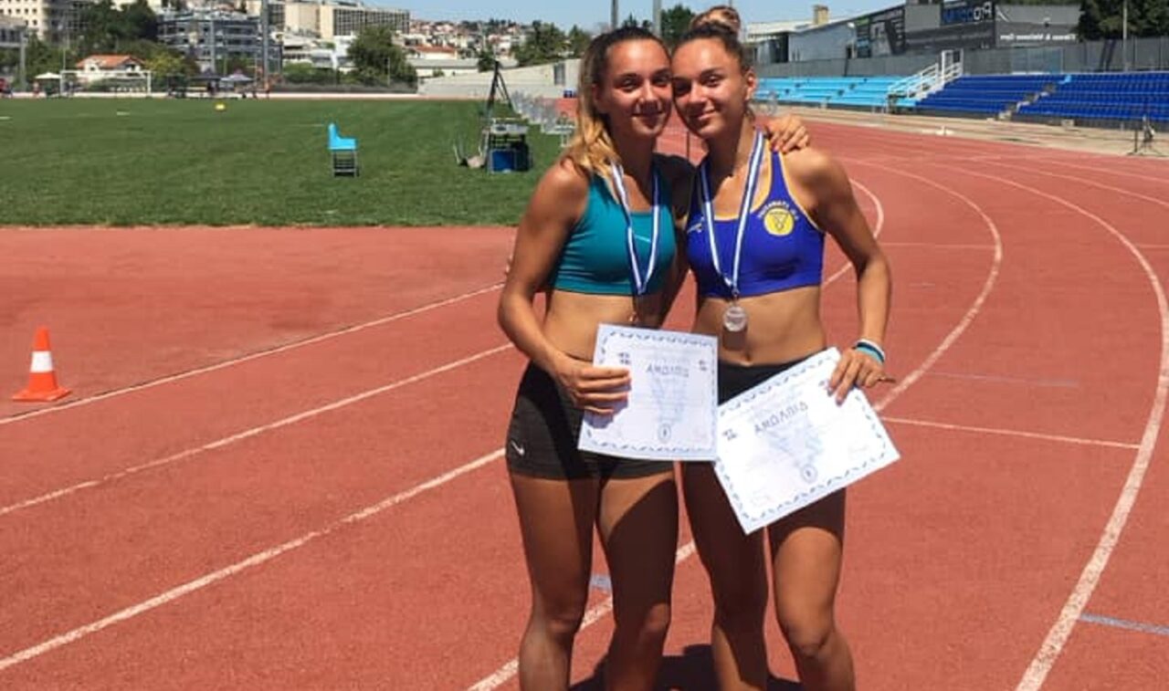 Δύο ταλαντούχες αθλήτριες, οι αδελφές Λάουρα και Ελημπιώνα Ζενέγια θα συνεχίσουν στη Θεσσαλονίκη και στο γκρουπ του προπονητή Κώστα Χήτα.